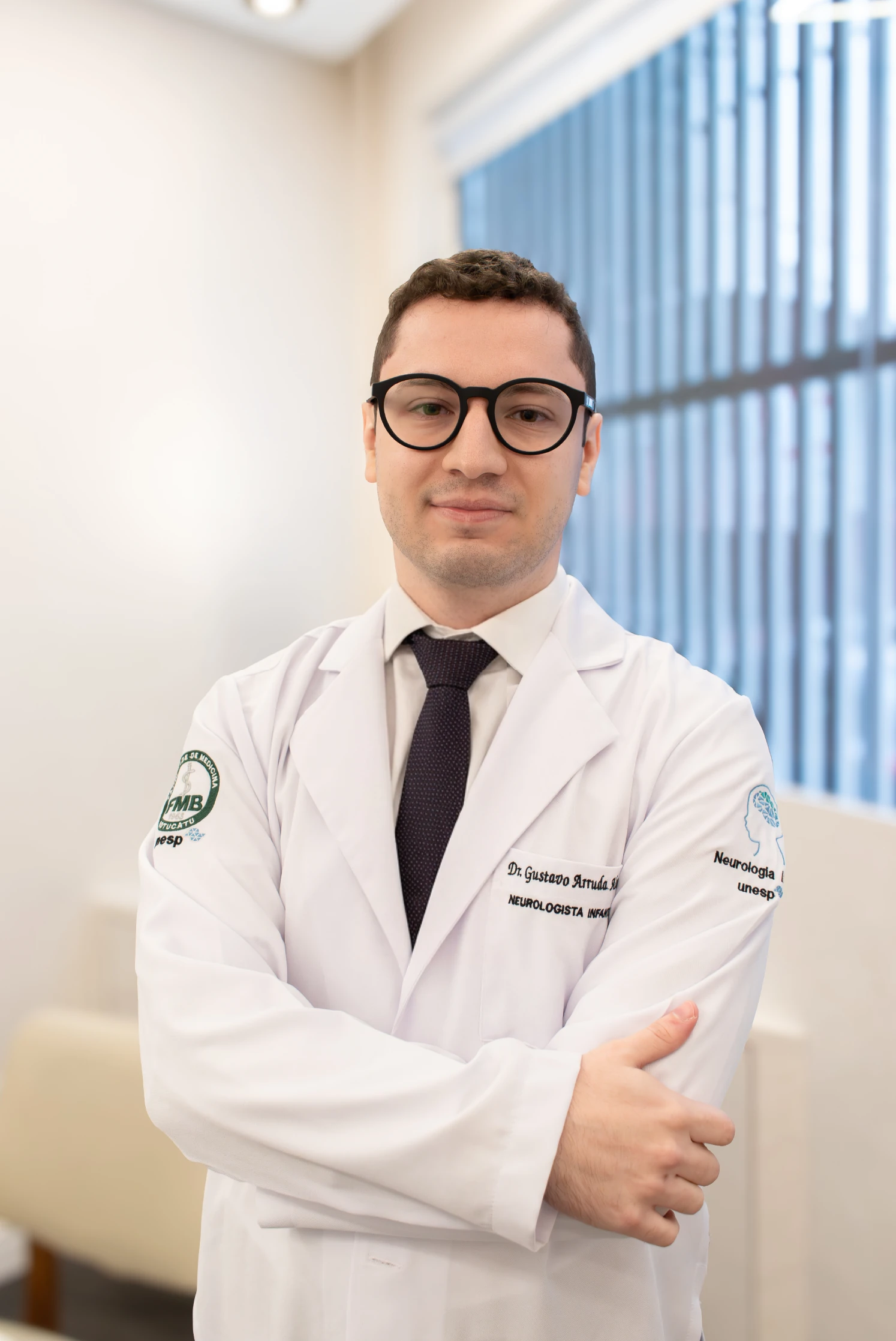 Dr. Gustavo Arruda Alves — Neurologista com área de atuação em Neurologia Pediátrica
